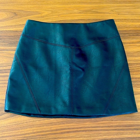 H&M Dresses & Skirts - NWT H&M, 8 black leather-like skirt, back silver tone zipper